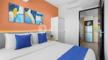 Appartamento, 3 camere da letto, vista città | Una scrivania, postazione laptop, ferro/asse da stiro, Wi-Fi gratuito