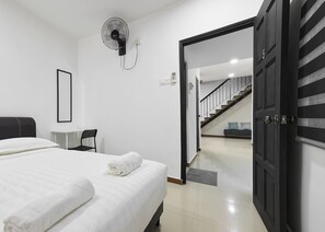 4 quartos, ferros/tábuas de passar roupa, Wi-Fi