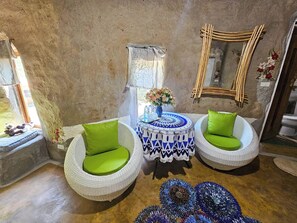 Living area - Clay House Chiang Mai By Alphatel (Ban Pong)