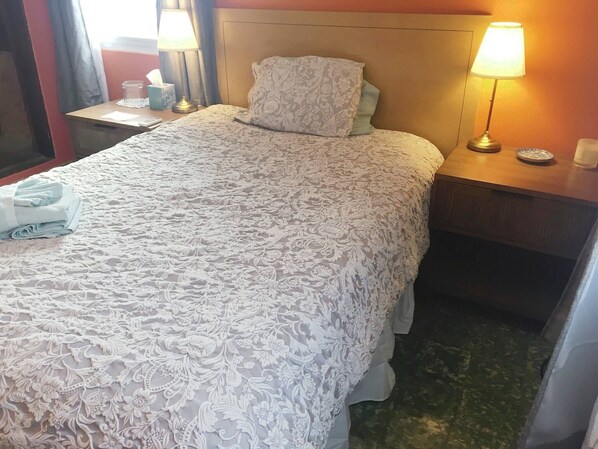 Room, 2 Bedrooms, Balcony, Garden View | 2 bedrooms