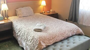 Room, 2 Bedrooms, Balcony, Garden View | 2 bedrooms