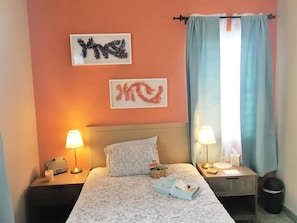 Room, 2 Bedrooms, Balcony, Garden View - Room-2 Cozy Private Rooms in San Juan wi (San Juan)