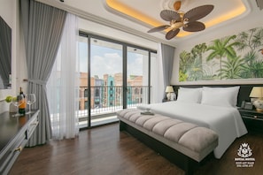 Deluxe Double Room, 1 King Bed, City View | Hypo-allergenic bedding, minibar, in-room safe, desk