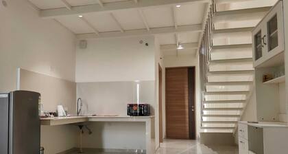 Cozy Duplex Loft with WiFi and AC in amazing Gurugram
