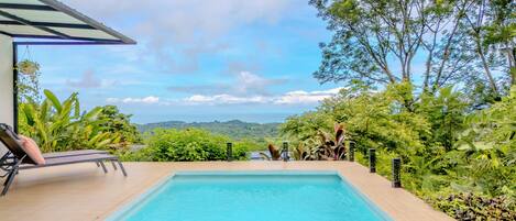 حمّام سباحة خارجي