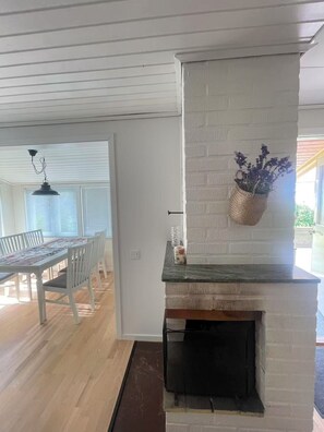 Dining - Charmigt Villa bredvid sjön Örlen (Västra Götalands län)