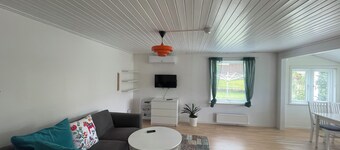 Charmigt Villa bredvid sjön Örlen