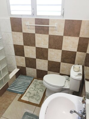 Habitación, 1 habitación, accesible para personas con discapacidad, balcón | Baño