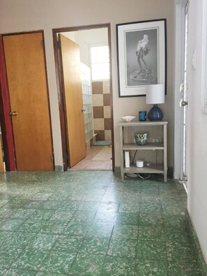 Habitación, 1 habitación, accesible para personas con discapacidad, balcón | Entrada al alojamiento