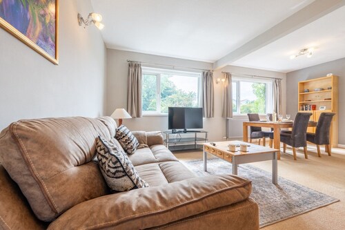 Charming 2-Bed Detached Home in Radyr