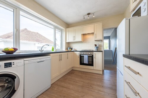 Charming 2-Bed Detached Home in Radyr