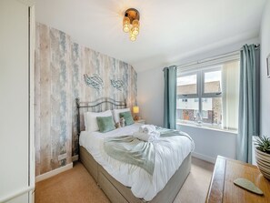 3 bedrooms, free WiFi - 3 bedroom accommodation in Seahouses (Seahouses)