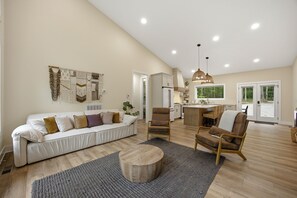 TV, fireplace, offices