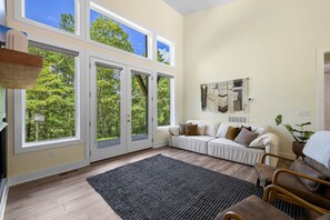 Fernseher, Kamin, Arbeitsbereiche