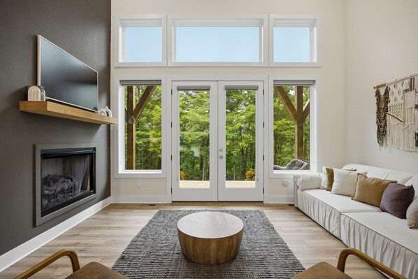 TV, fireplace, offices