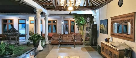 Deluxe Double Room | Terrace/patio