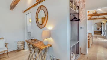 2 bedrooms, WiFi (free)