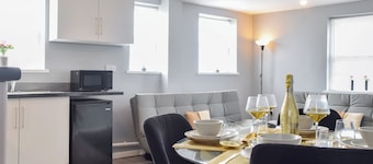 Apartment 5 - UK50139
