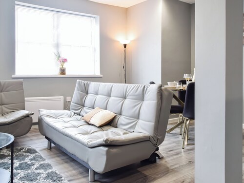 Apartment 1 - UK50135