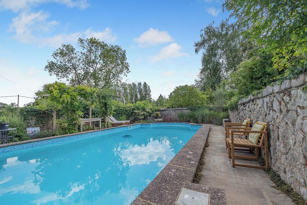 Swimming pool | Dunnock - Woodsell Farm, Faversham