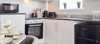 Apartment 2 - UK50136