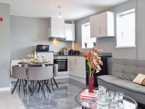 Apartment 2 - UK50136