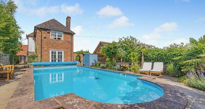 2 bedroom accommodation in Faversham