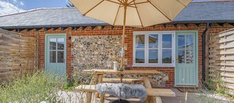 2 bedroom accommodation in Faversham