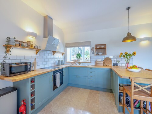 2 bedroom accommodation in Faversham