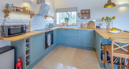 2 bedroom accommodation in Faversham