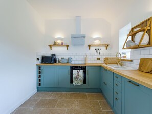 Unclassified image, 5 of 8, button