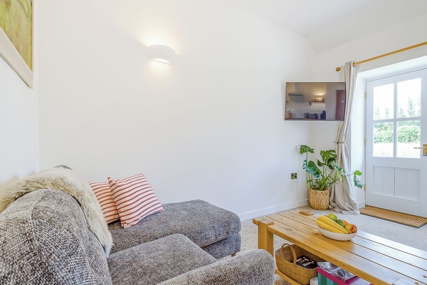 Open plan living space | Linnet - Woodsell Farm, Faversham