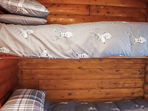 2 bedroom accommodation in Blaenau Ffestiniog