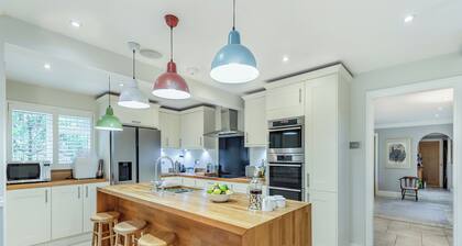 2 bedroom accommodation in Penn