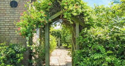 1 Schlafzimmer Unterkunft in Offchurch, near Leamington Spa