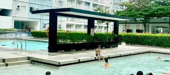 Aesthetic Cozy Stay With Ps4, Netflix & Coffee Nook - Elena Suites Staycation