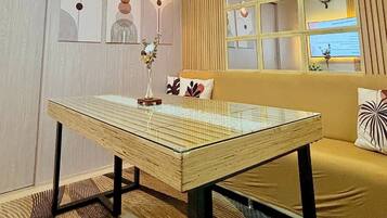 Condo, 1 Bedroom | Living area