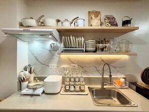 Condo, 1 Bedroom | Interior - Aesthetic Cozy Stay With Ps4, Netflix & Coffee Nook - Elena Suites Staycation (Caloocan)