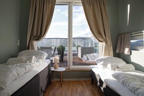 3 habitaciones, tabla de planchar con plancha, wifi y ropa de cama 