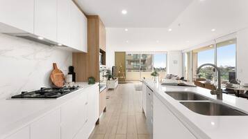 Fridge, microwave, oven, stovetop