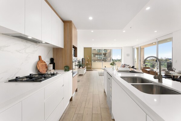 Fridge, microwave, oven, stovetop