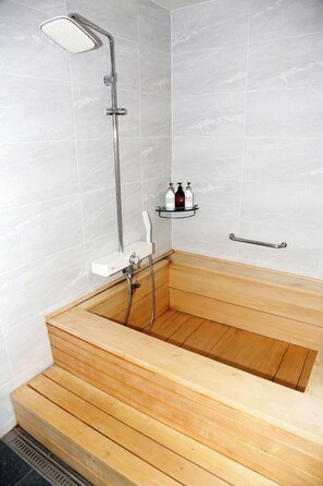 Deluxe Twin Room, Mountain View | Free WiFi - Mungang Sulfur Hot Springs (Chungju)