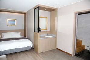 Standard Double Room, Mountain View | Free WiFi - Mungang Sulfur Hot Springs (Chungju)