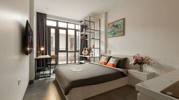 Family Studio, Balcony | Blackout drapes, iron/ironing board, free WiFi