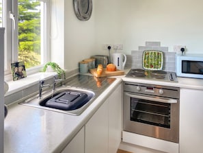 Cookware/dishes/utensils