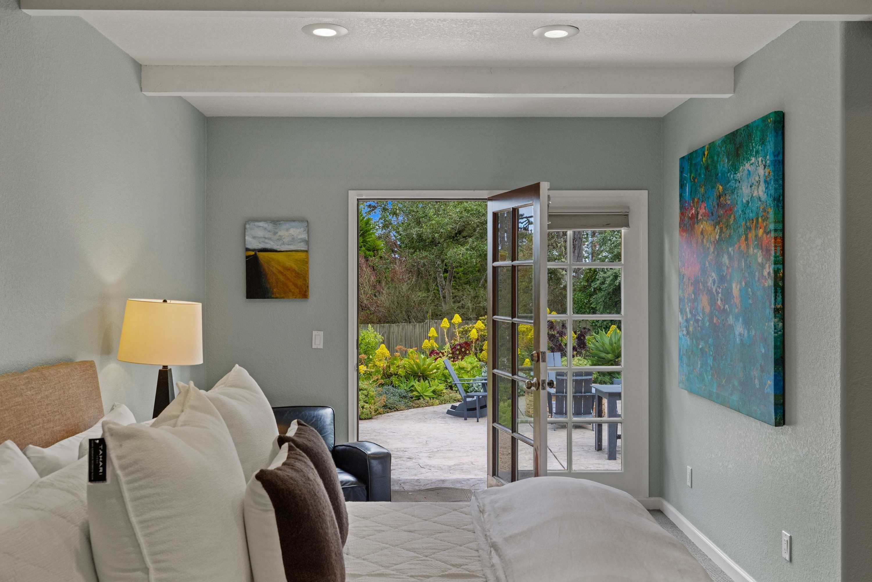 3 多间卧室、办公桌、熨斗/熨衣板、旅行婴儿床