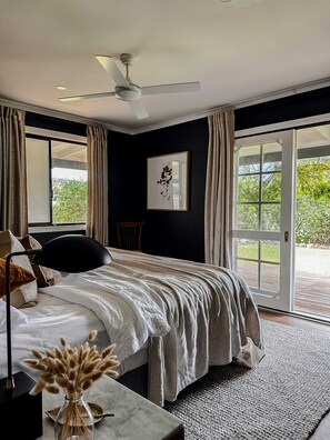 4 chambres, fer et planche à repasser, lit parapluie, Wi-Fi gratuit