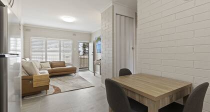 Bright 2-Bed Apartment Steps from Largs Bay Beach