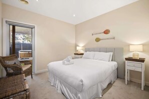 3 chambres, fer et planche à repasser, Wi-Fi, draps fournis