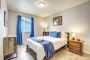 4 chambres, fer et planche à repasser, lit parapluie, Wi-Fi